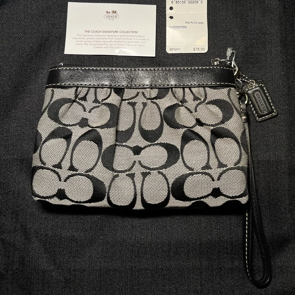 Coach signature pleated wristlet - Picture 2 of 2
